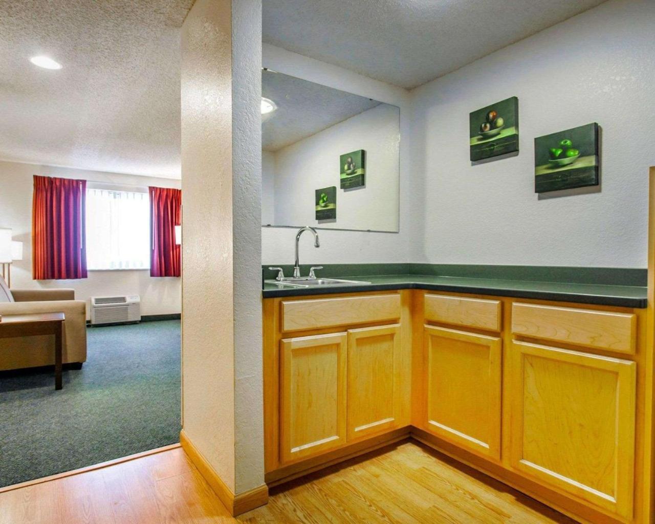 Quality Inn & Suites Спрингфилд Экстерьер фото