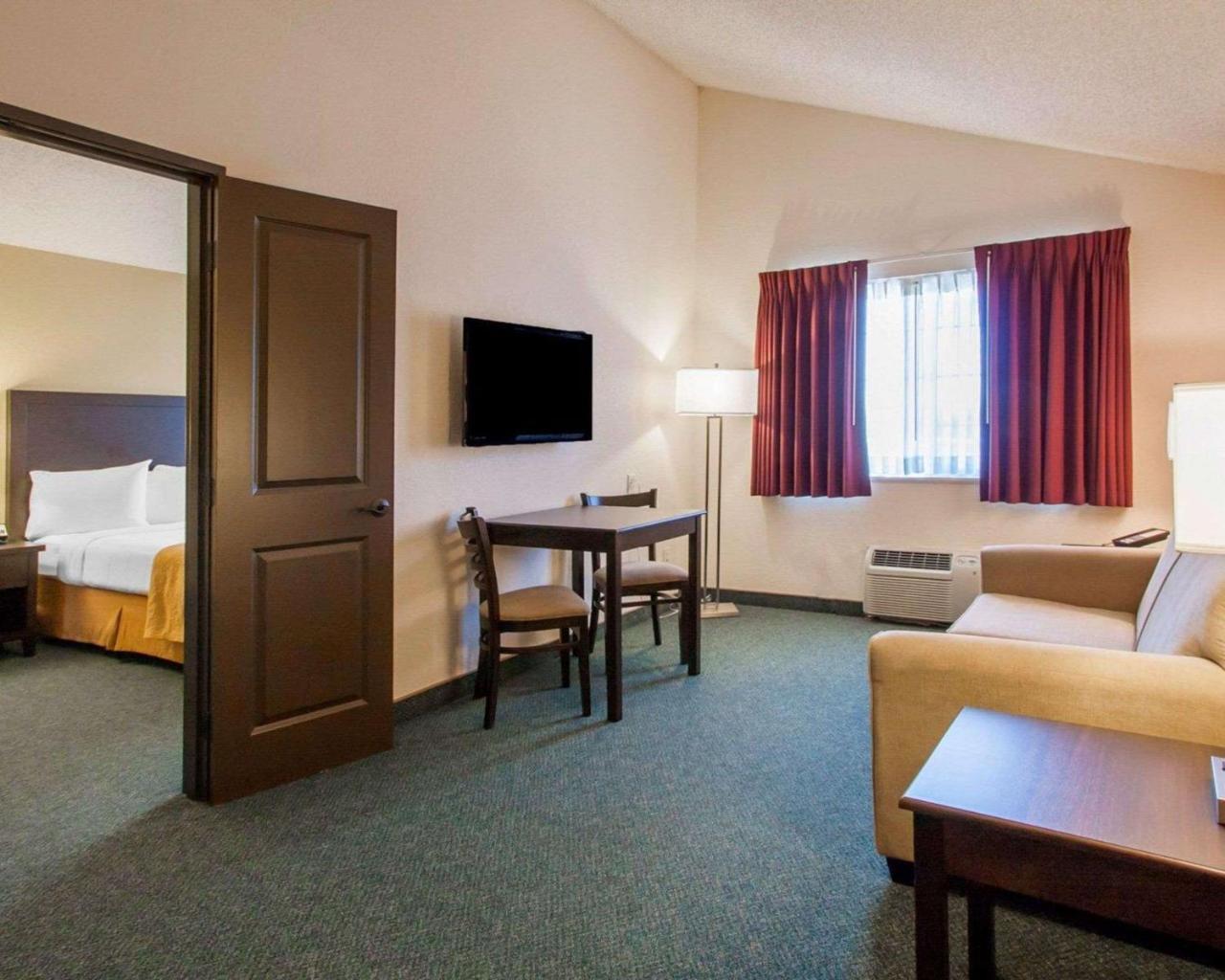 Quality Inn & Suites Спрингфилд Экстерьер фото