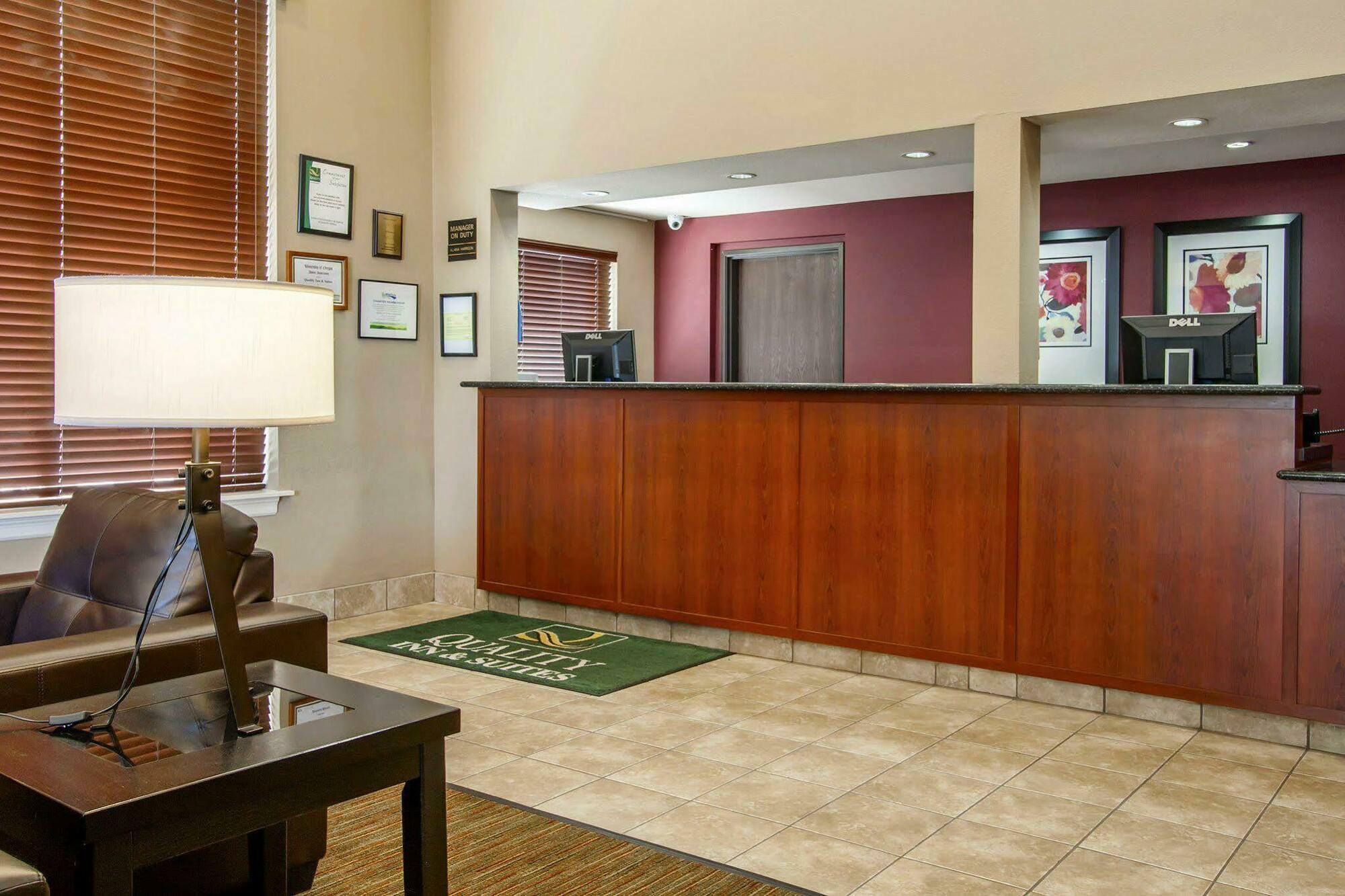 Quality Inn & Suites Спрингфилд Экстерьер фото