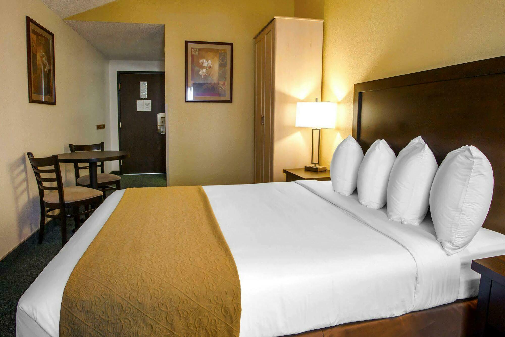 Quality Inn & Suites Спрингфилд Экстерьер фото