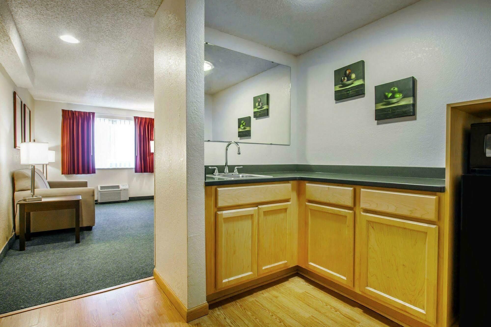 Quality Inn & Suites Спрингфилд Экстерьер фото